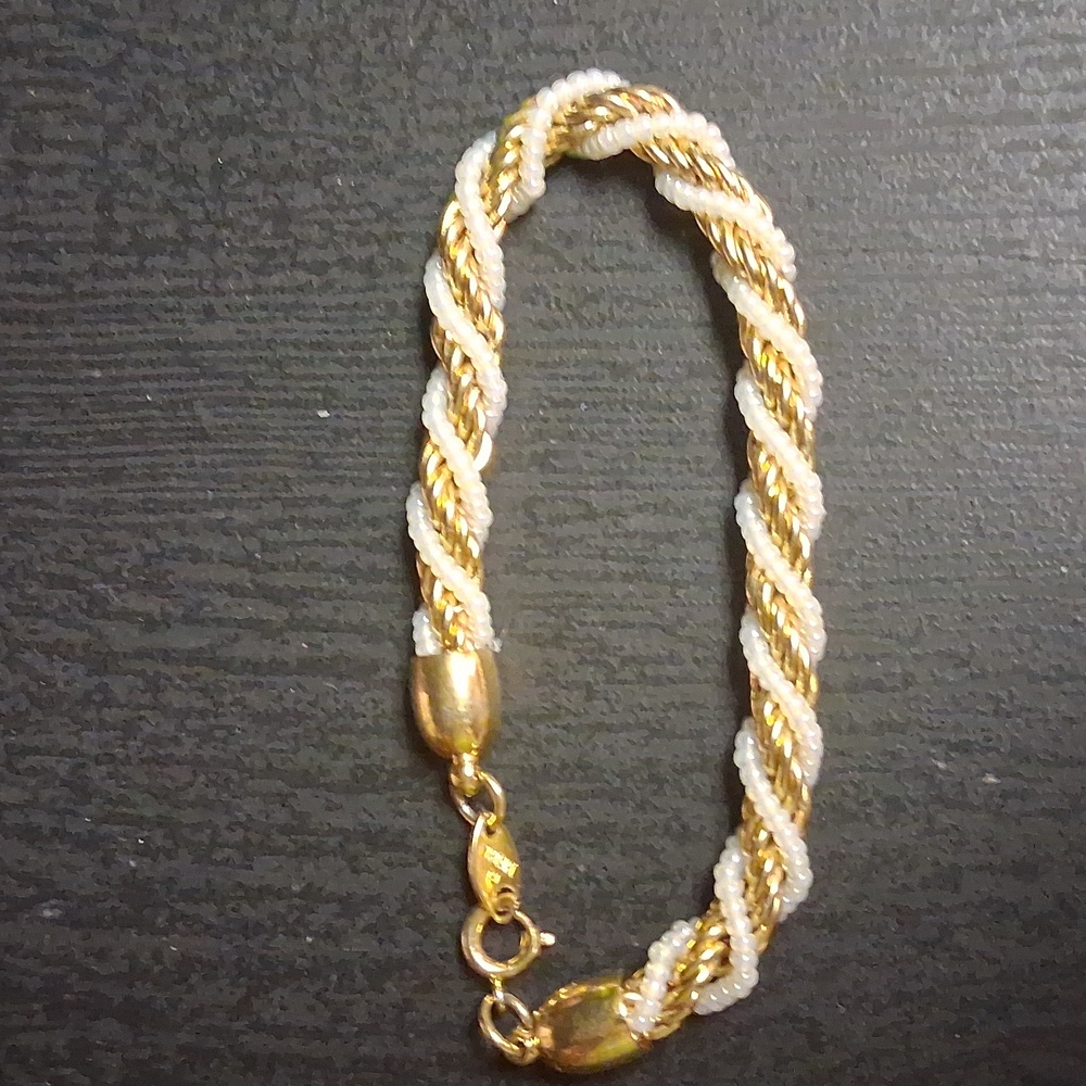 Trifari Elegant Gold and Bead Perlr Women's Bracelet